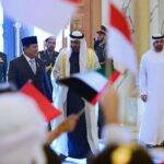 residen Prabowo Subianto disambut Presiden Persatuan Emirat Arab (PEA) Mohamed bin Zayed Al Nahyan (MBZ) di Qasr Al Watn, Abu Dhabi, Sabtu (23/11/2024)