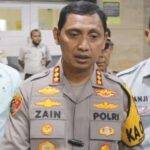 Kapolres Metro Tangerang Kota, Kombes Pol Zain Dwi Nugroho menjawab pertanyaan awak media soal penetapan tersangka sopir truk kontainer ugal-ugalan hingga menabrak 16 kendaraan dan tujuh jiwa luka-luka, Minggu (3/11/2024).