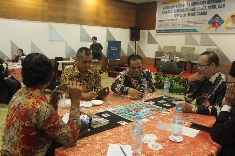 Forum Kerukunan Umat Beragama (FKUB) Kalimantan Barat melaksanakan workshop di Hotel Golden Tulip Pontianak