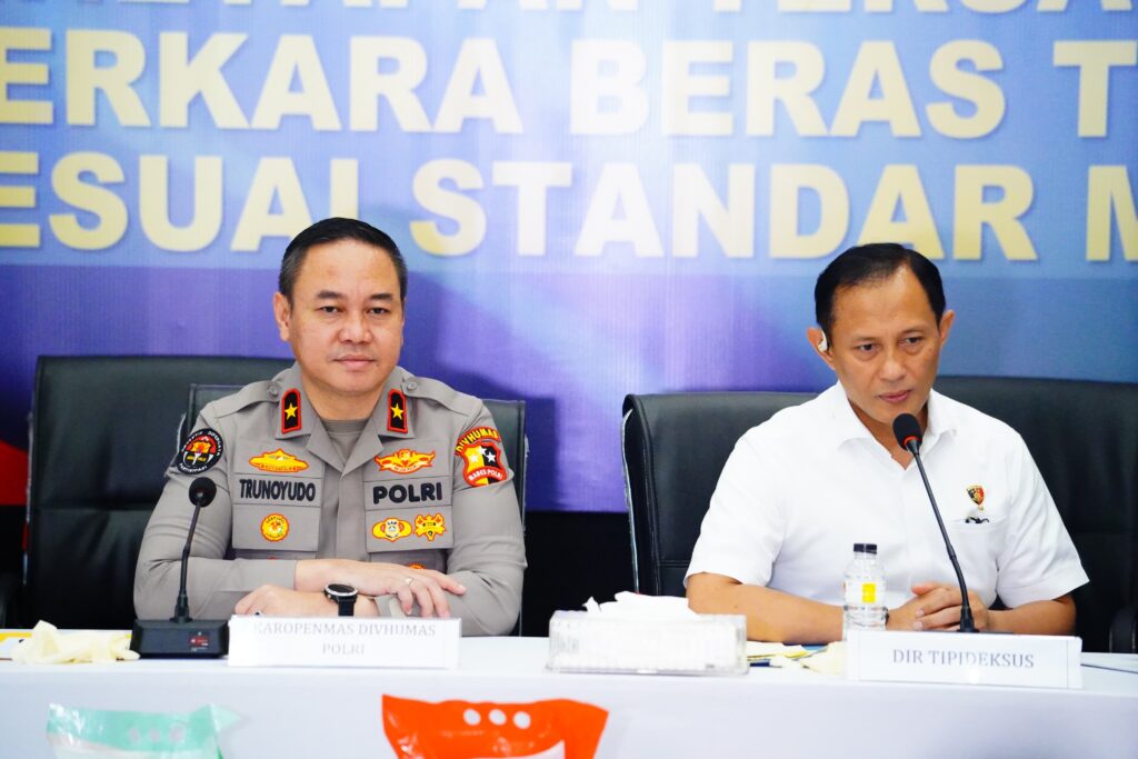 6b85f5bb-4021-4eee-8dc2-364a5bec455a_886040