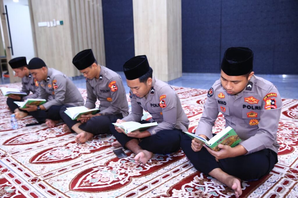 93485f13-362a-40f1-9966-0631d26d4efb_165705