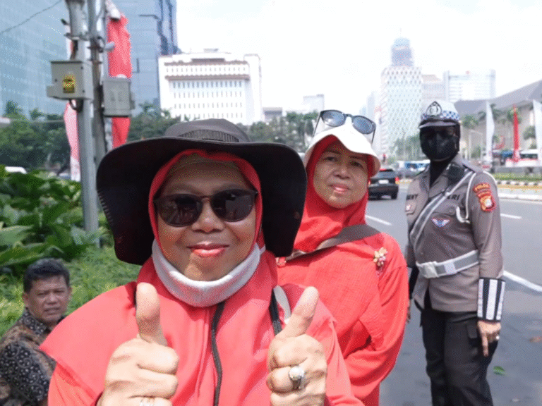 Antusias-Warga-HUT-RI_812233