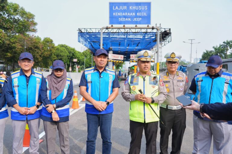 Kakorlantas-dan-Dirut-Jasa-Marga-Pastikan-7-Gerbang-Tol-Beroperasi-Kembali-2_94752