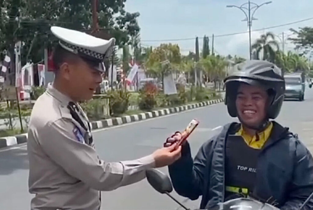 cbf0a62b-69b6-46e7-8f7c-8f4987f9eb2d