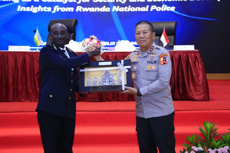 1c06a560-fe78-46d4-bb0c-513a854d6040_875945