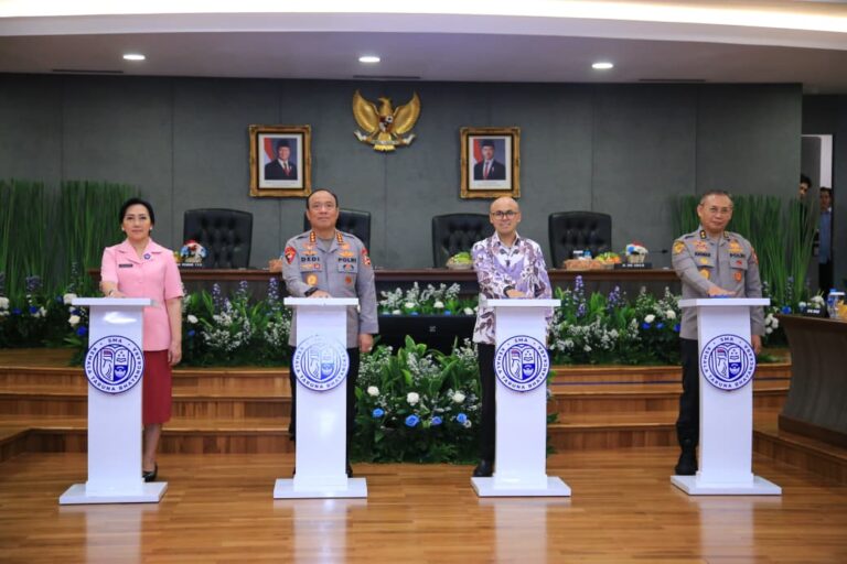 da2fdb82-8c1c-45ae-adef-900488776664_353341