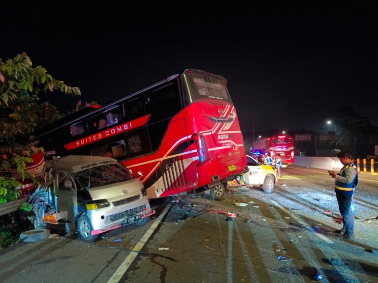 Laka-Lantas-Purwakarta_320739