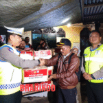 Usai-Langkat-Korlantas-Polri-Lanjutkan-Bantuan-untuk-Korban-Banjir-Bandang-Dolok-Nauli-Tapanuli-Utara_632364