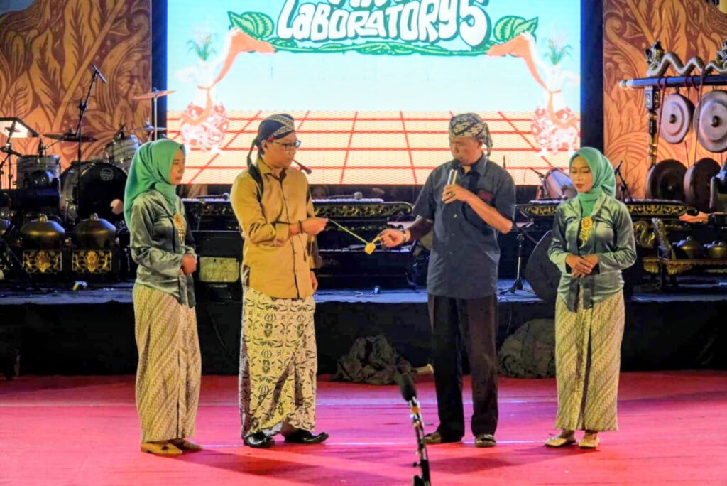 WhatsApp Image 2025-12-08 at 10.08.18