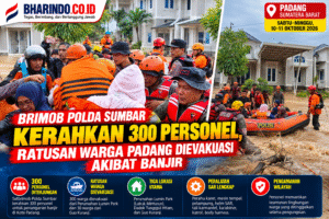 Evakuasi Banjir Padang oleh Brimob