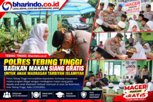 Polres Tebing Tinggi Bagikan Makan Gratis
